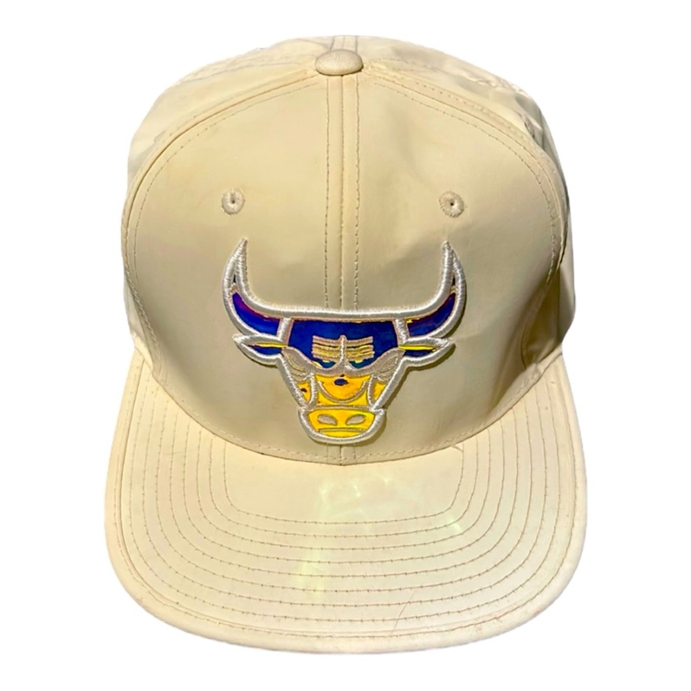 Mitchell & Ness Chicago Bulls Snap Back VERY RARE in this new condition - Picture 2 of 9